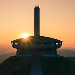 Gnezdo
