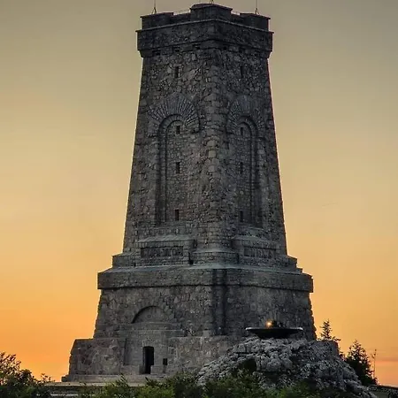Gnezdo * Shipka