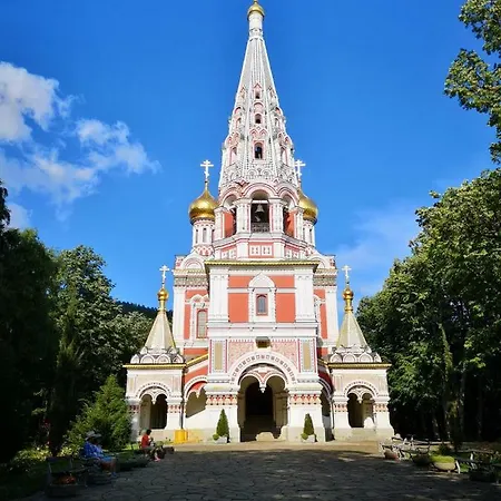 Gnezdo * Shipka